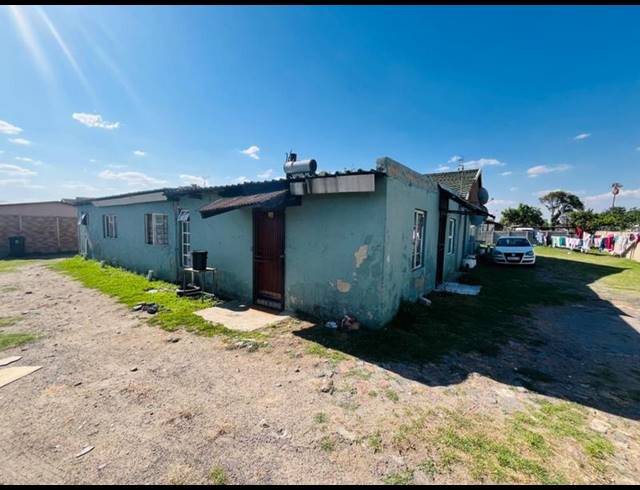 15 BEDROOM HOUSE FOR SALE IN RHODESFIELD